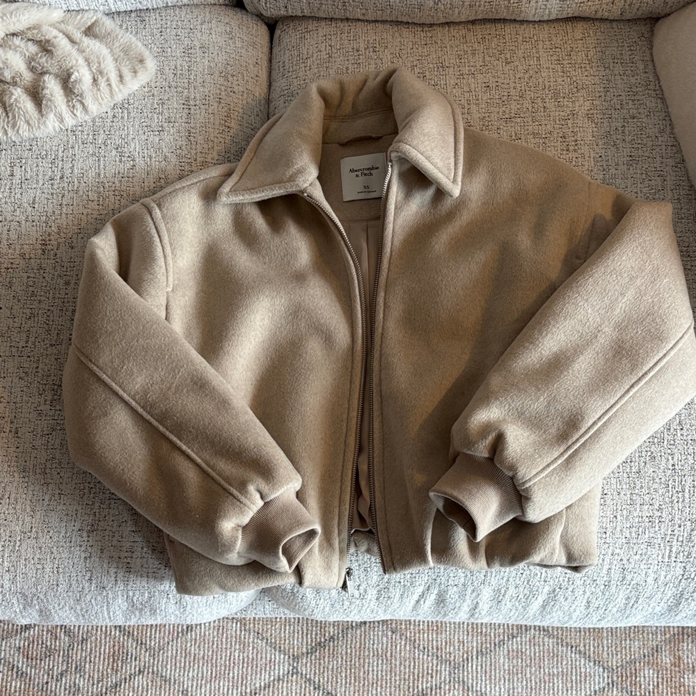 Abercrombie & Fitch Light Tan Fleece Jacket